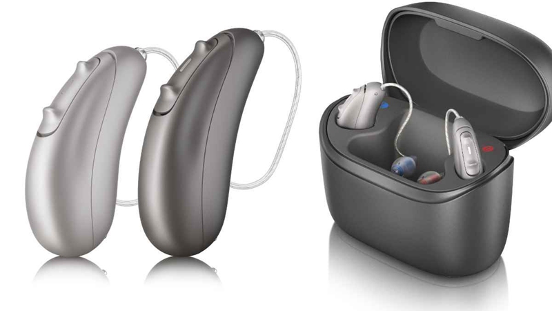 Unitron Moxi Vivante V-R and V-RT hearing aids and new charger.