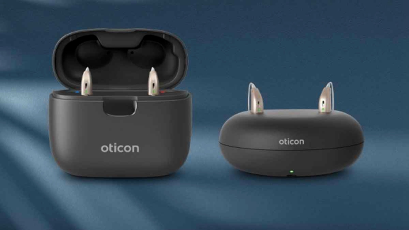 Oticon Jet PX and the portable (left) and desktop charger (right) options.